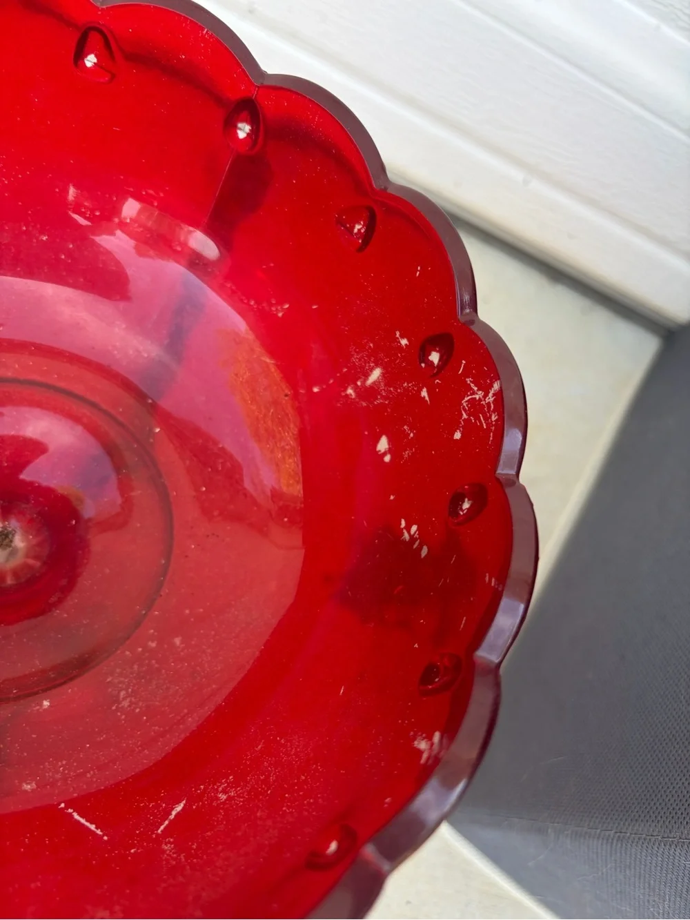 Red tear drip glass bowl